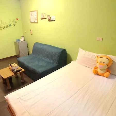 Happines Trip Inn Taichung Exterior foto