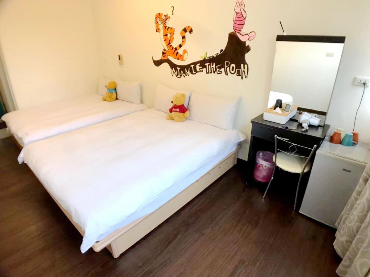 Happines Trip Inn Taichung Exterior foto